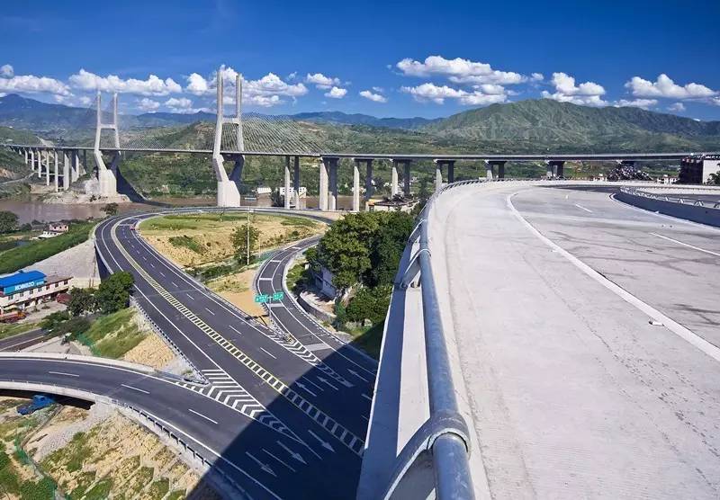 走进四川路桥集团，签约宜攀高速公路“宁攀”段污水处理项目