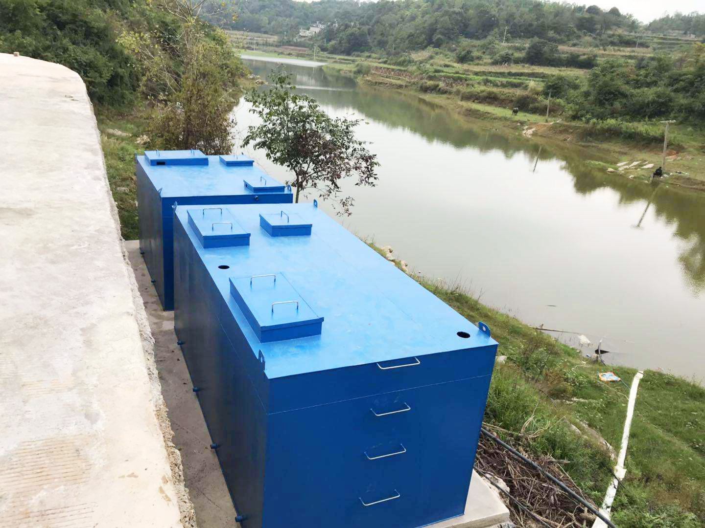 近几年来，通过对农村污水处理设备的普及使用，农村水环境治理得到有效改善